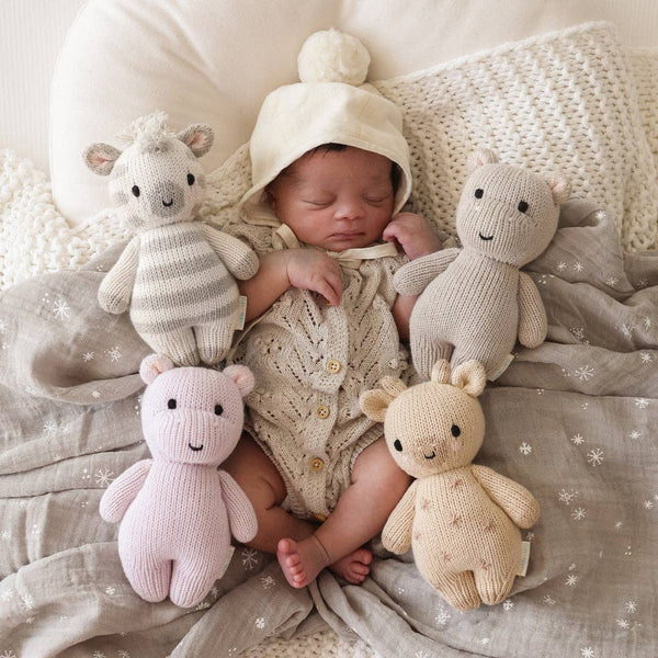 Cuddle and Kind Baby giraffe, gives 5 meals