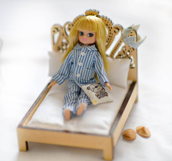 Pyjama Party - Kids Fashion Doll Outfit (Ages 4 - 9)