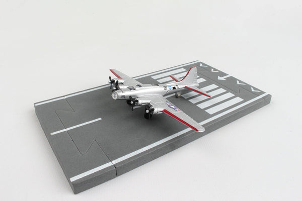 RW035 Runway24 B-17 Silver by Daron Toys