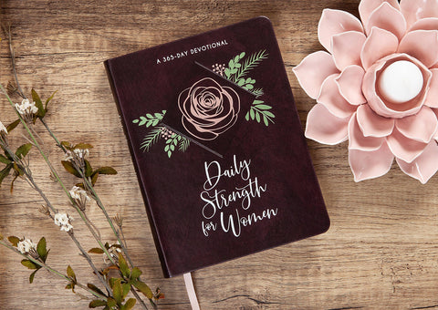Daily Strength for Women (Mother's Day Gifts - Devotional)